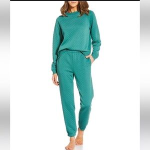Van Winkle & Co quilted lounge set